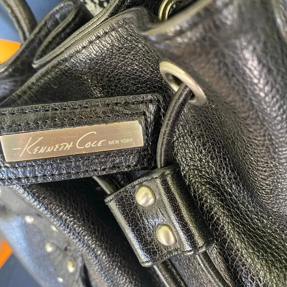 Kenneth Cole New York Black Pebbled Leather Hobo Bag - Excellent Used Condition - Picture 4 of 5